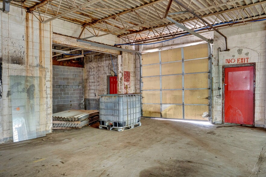 More Photos Of 504 Airport Rd, Crane Warehouse For Sale