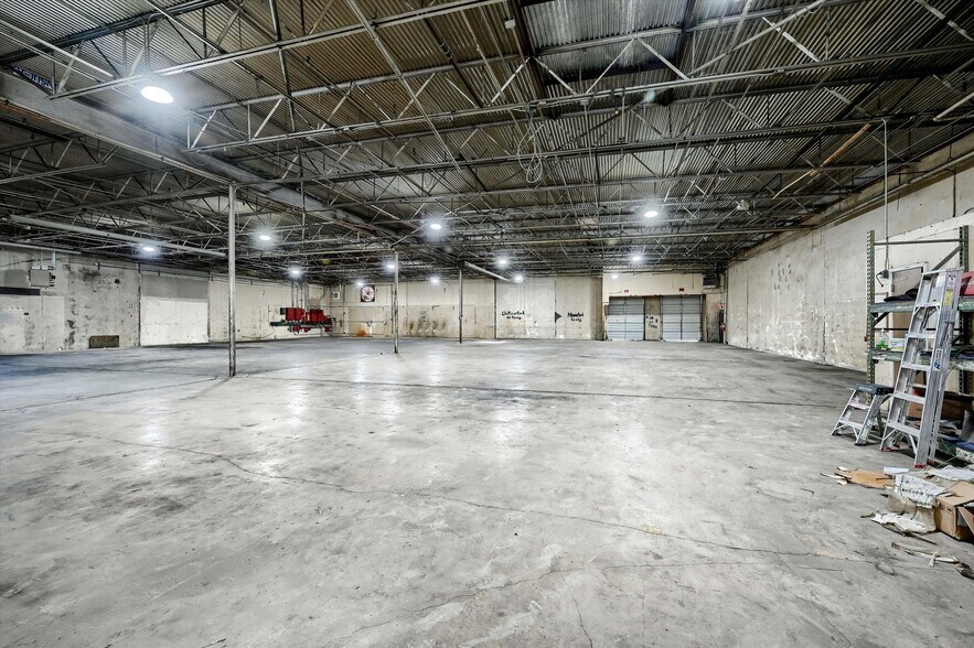 More Photos Of 1411 Southland Dr, Gainesville Flex For Sale