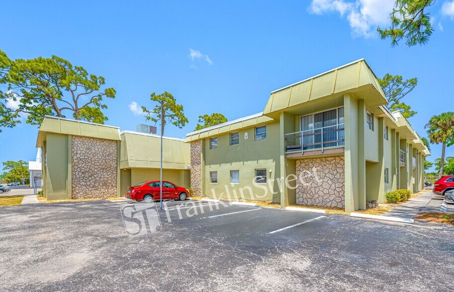 More Photos Of 1852 Golf View Ave, Fort Myers Apartments For Sale
