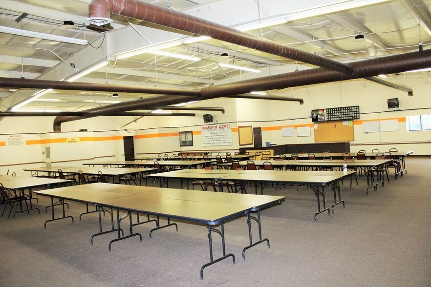 More Photos Of 2101 Mill Rd, Flint Warehouse For Sale