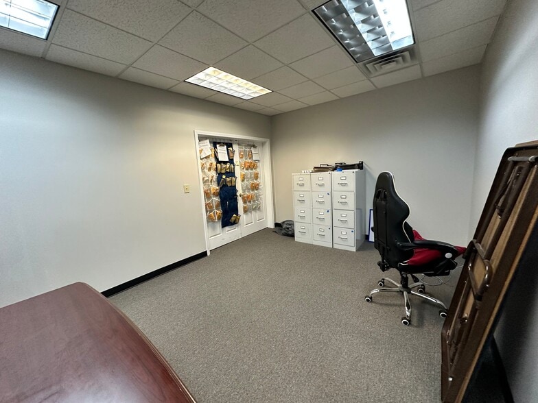 More Photos Of 1385 Weber Industrial Dr, Cumming Distribution For Lease