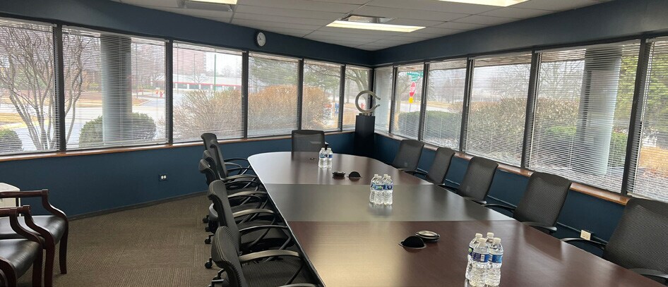 More Photos Of 1651 Wilkening Ct, Schaumburg Flex For Sale