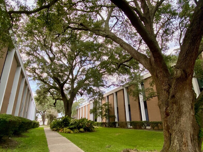 More Photos Of 4160 Woodcock Dr, Jacksonville Unknown For Lease