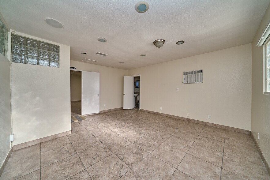 More Photos Of 5430 Arlington Ave, Riverside Storefront Retail Residential For Sale