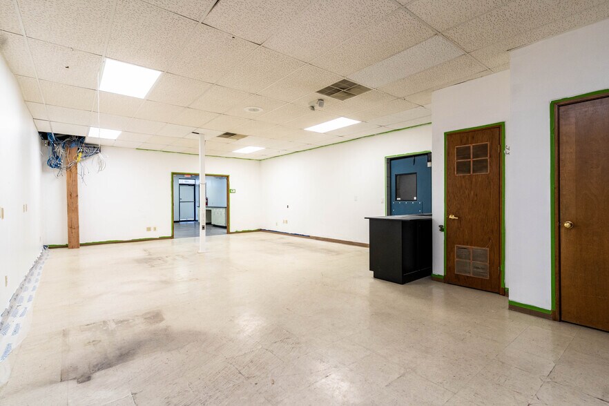 More Photos Of 11813 W 77th St, Lenexa Office For Sale