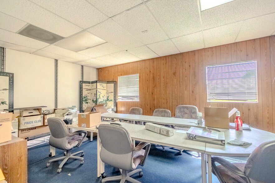 More Photos Of 105-205 Silo Ln, Lavonia Manufacturing For Sale
