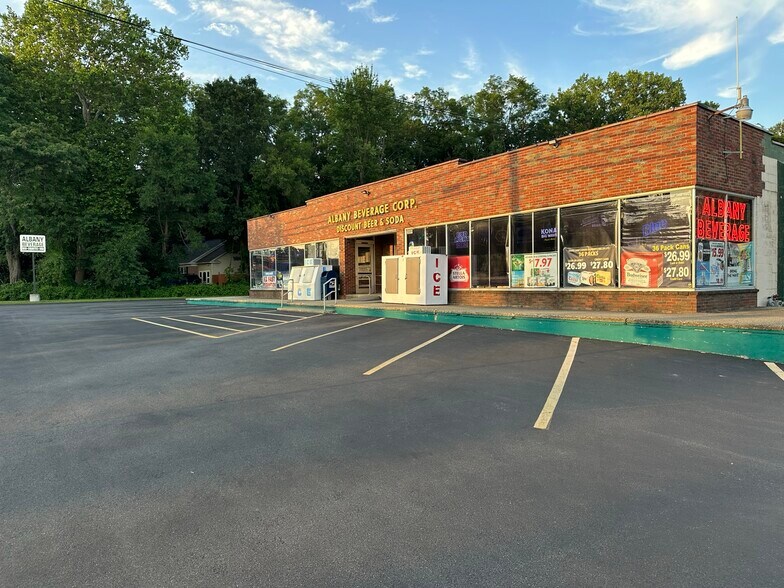 More Photos Of 3899 Carman Rd, Schenectady Freestanding For Sale