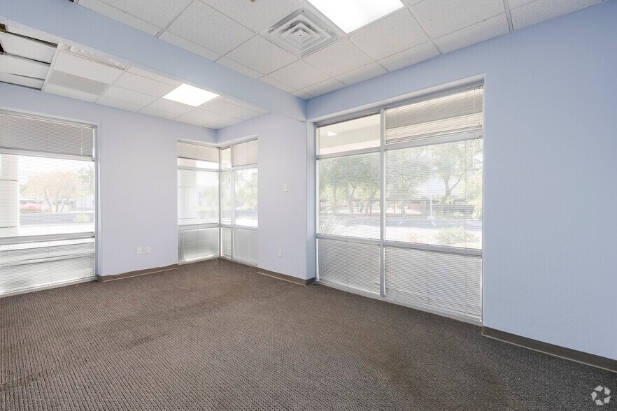 More Photos Of 7890 S Hardy Dr, Tempe Light Distribution For Lease
