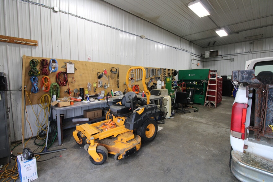 More Photos Of 5640 44th Ave S, Clinton Office For Sale