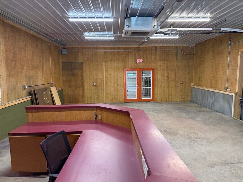 More Photos Of 431 1st St, Hollister Flex For Sale