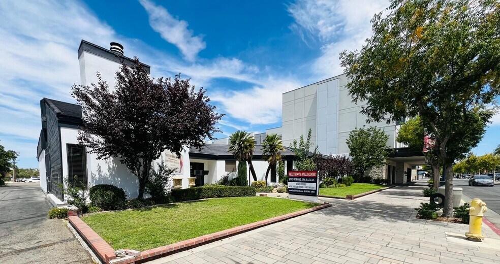 More Photos Of 867 W Lancaster Blvd, Lancaster Medical For Lease