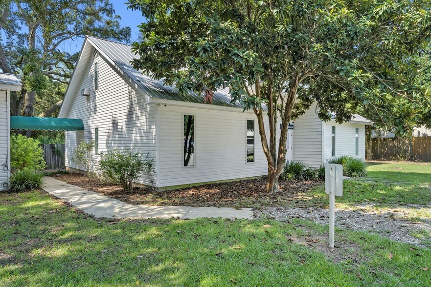 More Photos Of 14794 Camelia St, Magnolia Springs Office For Lease