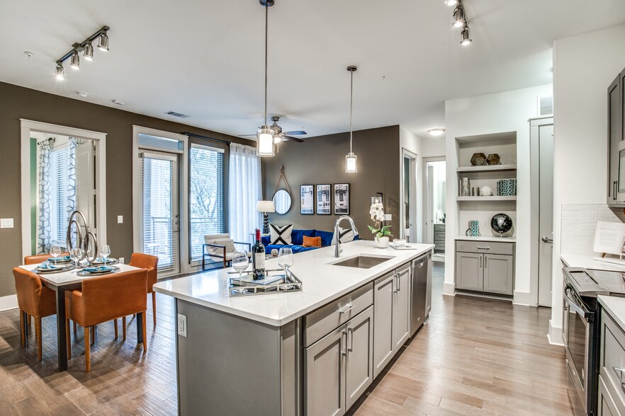 More Photos Of 4646 Amesbury Dr, Dallas Apartments For Lease