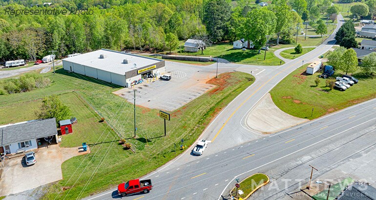 More Photos Of 108 S Bay Dr, Bay Convenience Store For Sale