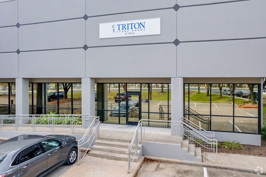 More Photos Of 2515 Brockton Dr, Austin Warehouse For Lease