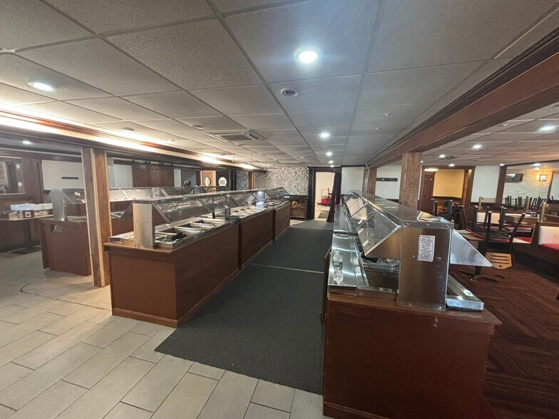 More Photos Of 186 High St, Ellsworth Restaurant For Lease