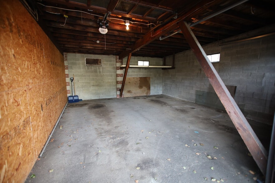More Photos Of 326 Springside Ave, Pittsfield Office For Lease