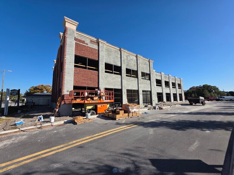 More Photos Of 425 S Woodland Blvd, Deland Office For Lease