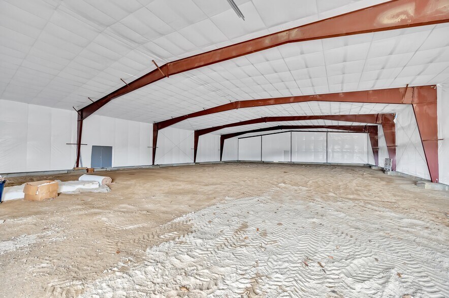 More Photos Of 833 Rice St, Leslie Warehouse For Sale