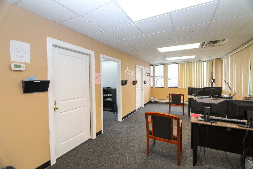 More Photos Of 8 Revolutionary Rd, Ossining Medical For Lease