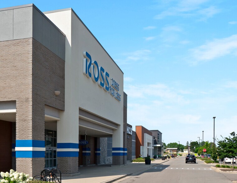 More Photos Of 6921 Dempster St, Morton Grove General Retail For Sale