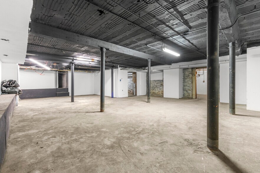 More Photos Of 859-867 E Main St, Bridgeport General Retail For Sale