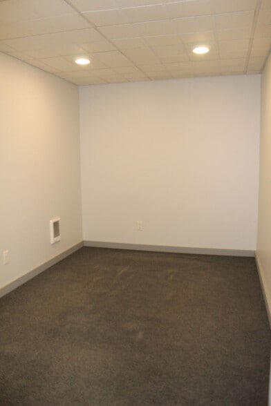 More Photos Of 331 4th Ave S, Sartell Warehouse For Lease