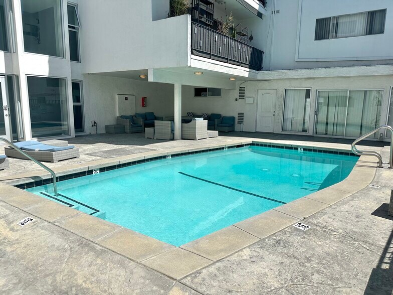 More Photos Of 11911 Weddington St, Valley Village Apartments For Sale