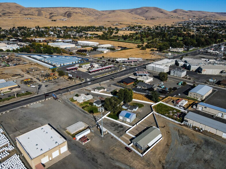 More Photos Of 2310 Terrace Heights Dr, Yakima Flex For Sale