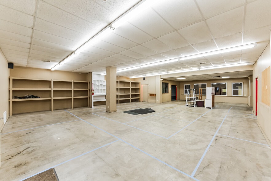 More Photos Of 65 E Fayette St, Uniontown Showroom For Sale