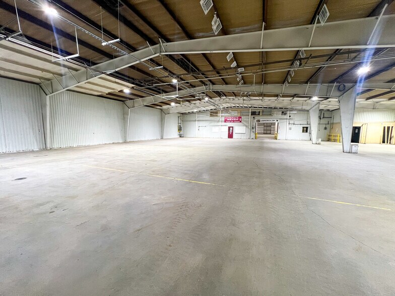 More Photos Of 3965 US Highway 60, Hereford Industrial For Sale