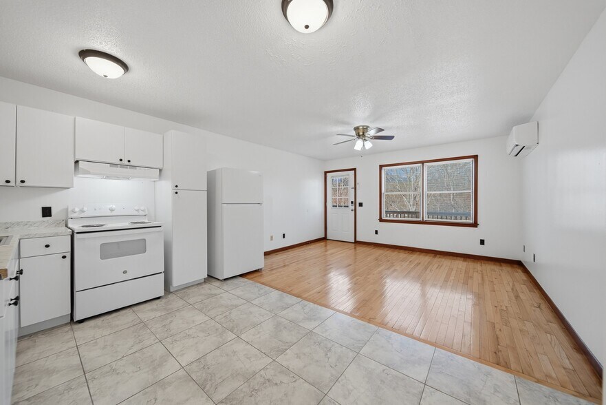 More Photos Of 80 Lindsey Ln, Burnsville Apartments For Sale