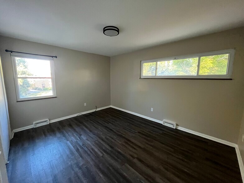 More Photos Of 1560 Wagar Rd, Rocky River Apartments For Sale