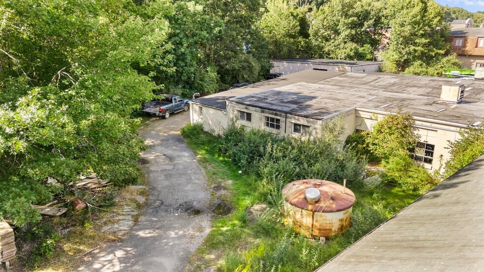 More Photos Of 435 Bridgeport Ave, Shelton Warehouse For Sale