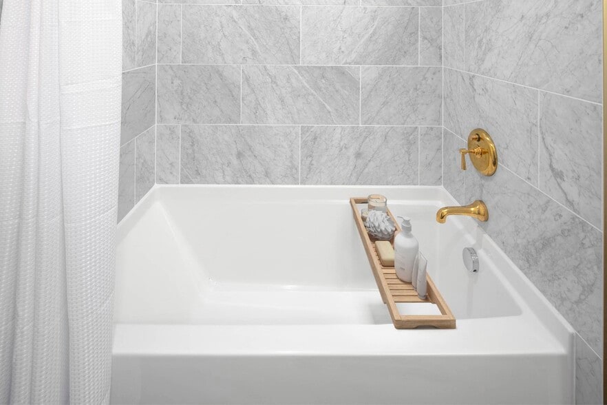 More Photos Of 1905 NW 23rd Ave, Portland Apartments For Lease