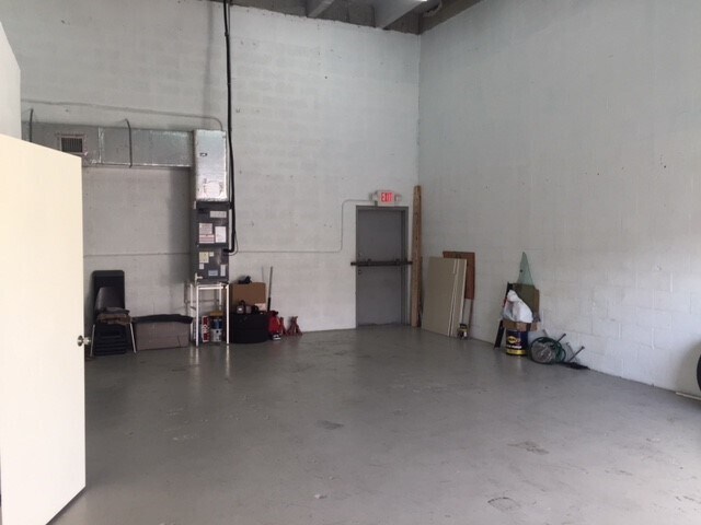 More Photos Of 7525-7547 W 24th Ave, Hialeah Industrial For Lease