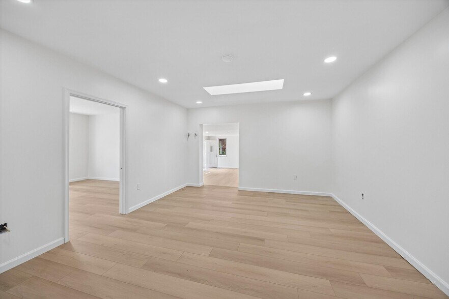 More Photos Of 102 Bristol Oxford Valley Rd, Langhorne Specialty For Lease