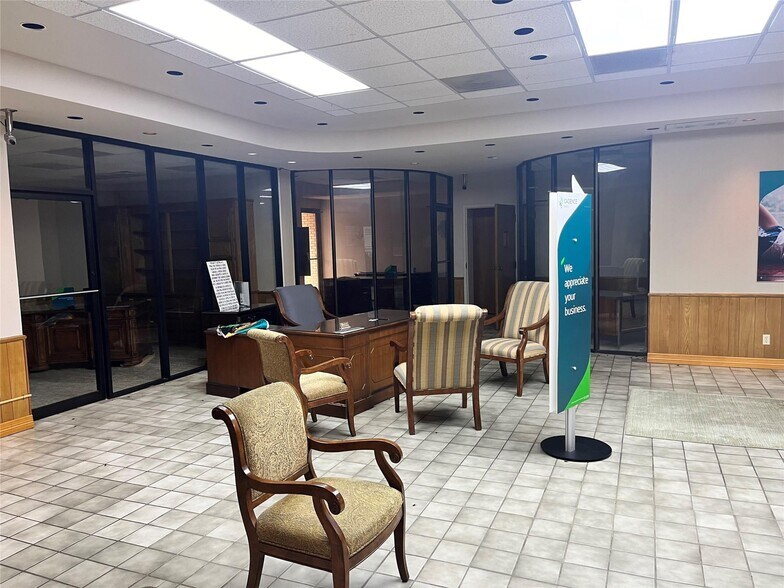 More Photos Of 101 N 4th St, Lometa Daycare Center For Lease