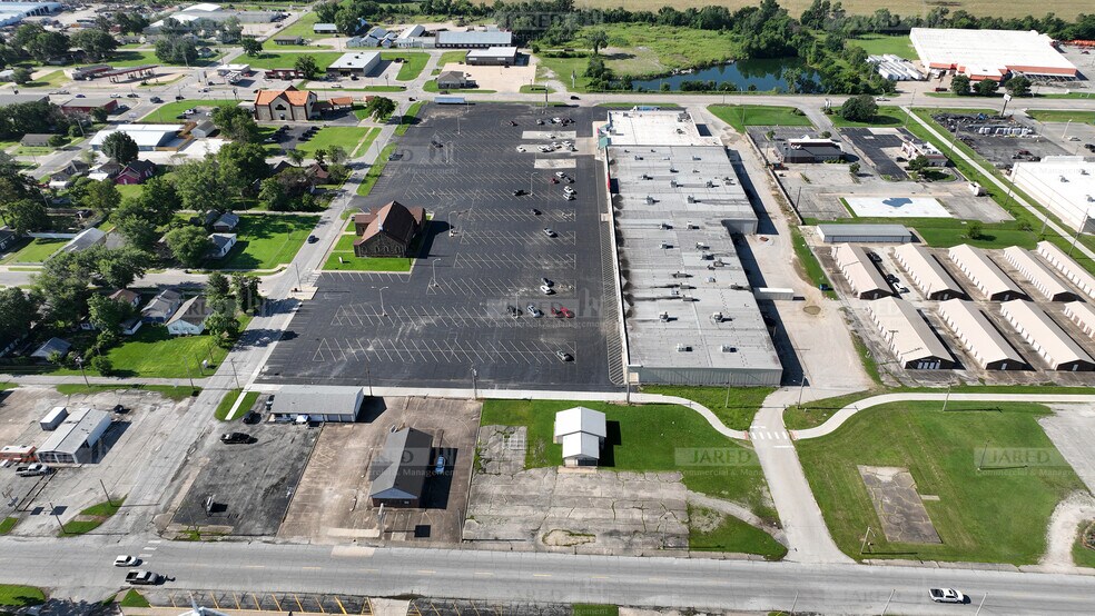 More Photos Of 100 Hall St, Coffeyville Unknown For Lease