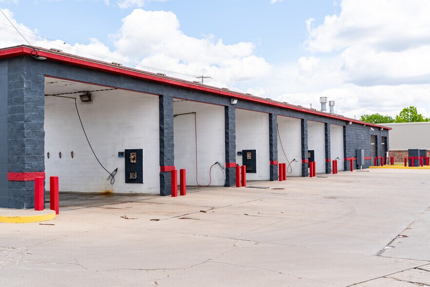 More Photos Of 3835 Central, Wichita Specialty For Sale