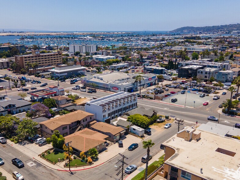 More Photos Of 3046 Nimitz Blvd, San Diego Apartments For Sale