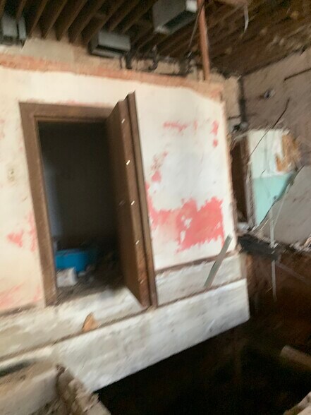 More Photos Of 202 E Main St, Henderson Loft Creative Space For Sale