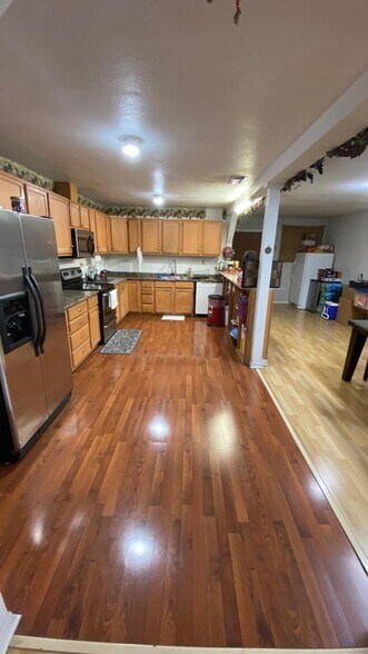 More Photos Of 512 E Riley St, Freer Hospitality For Sale