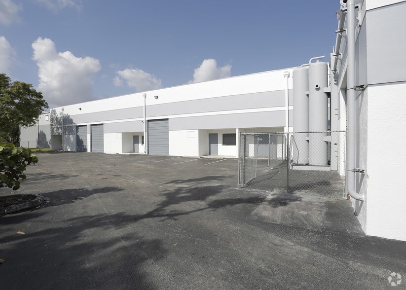 More Photos Of 13100-13120 SW 128th St, Miami Warehouse For Sale
