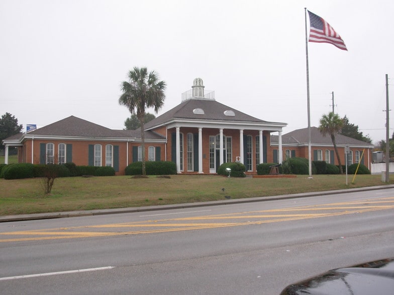 More Photos Of 261 Hwy 90, Defuniak Springs Bank For Lease