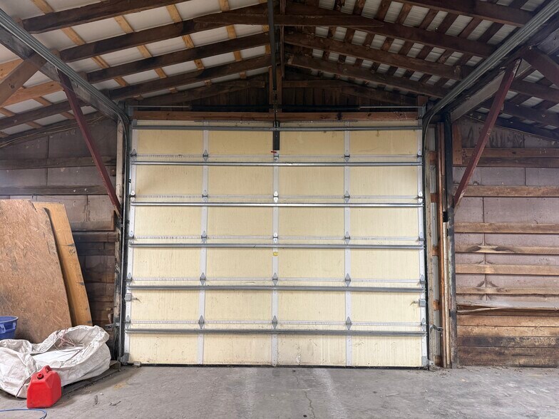 More Photos Of 2290 W Jeff Davis Hwy, Elkton Warehouse For Lease