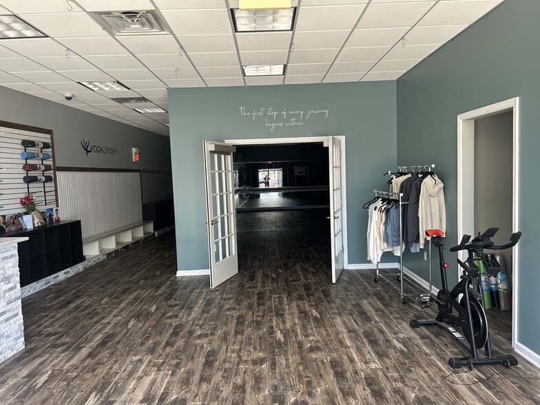 More Photos Of 8-12 W Main St, Somerville Restaurant For Lease