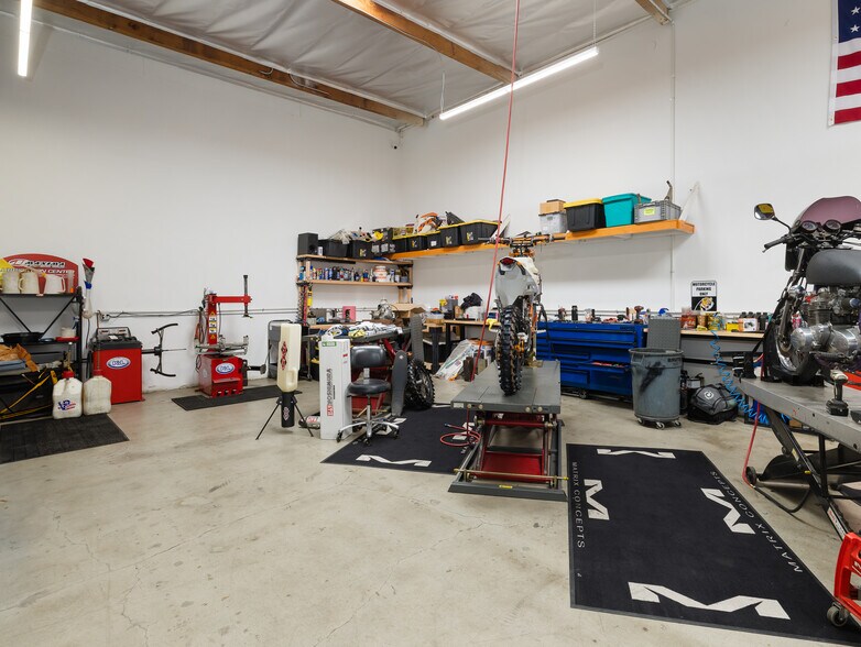 More Photos Of 20600 Gramercy Pl, Torrance Light Manufacturing For Lease