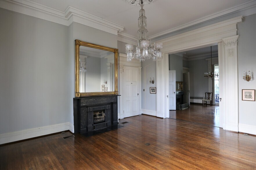 More Photos Of 1 W Main St, Richmond Office For Sale