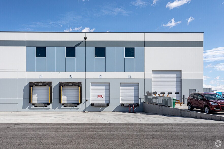 More Photos Of 5725 W Amelia Earhart Dr, Salt Lake City Distribution For Lease